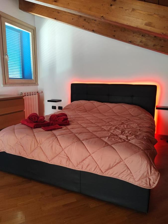 Red Lux Apartment フィウミチーノ エクステリア 写真