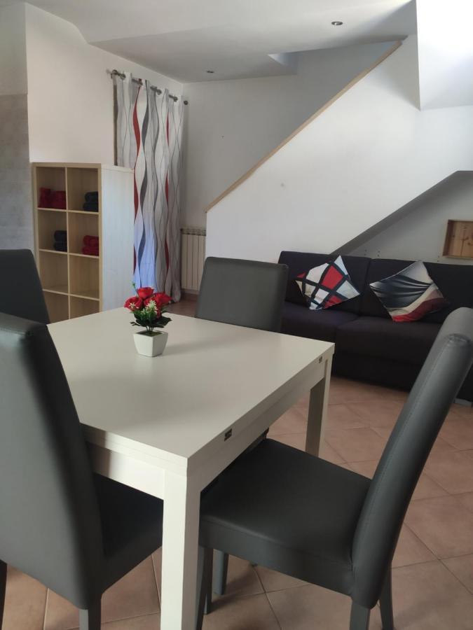 Red Lux Apartment フィウミチーノ エクステリア 写真