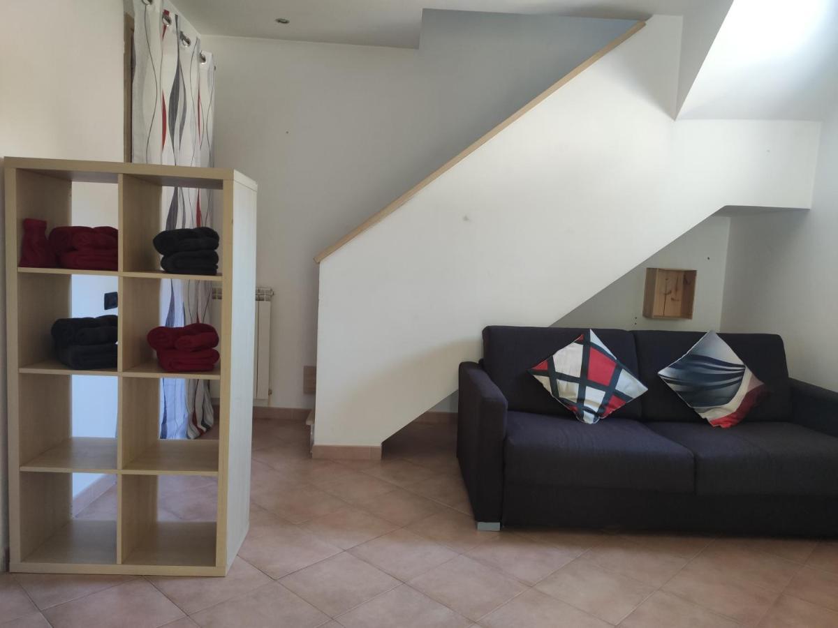Red Lux Apartment フィウミチーノ エクステリア 写真