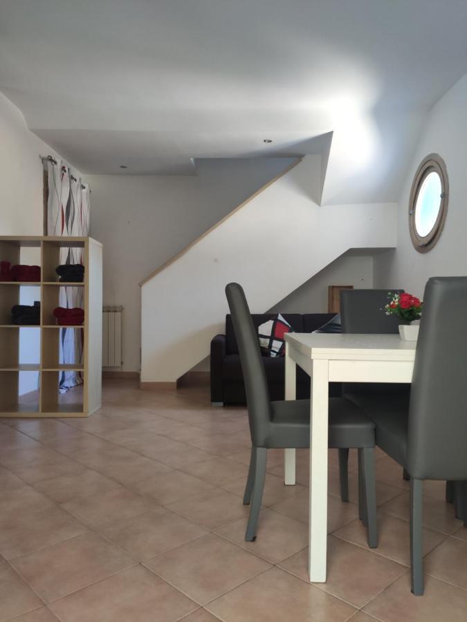Red Lux Apartment フィウミチーノ エクステリア 写真