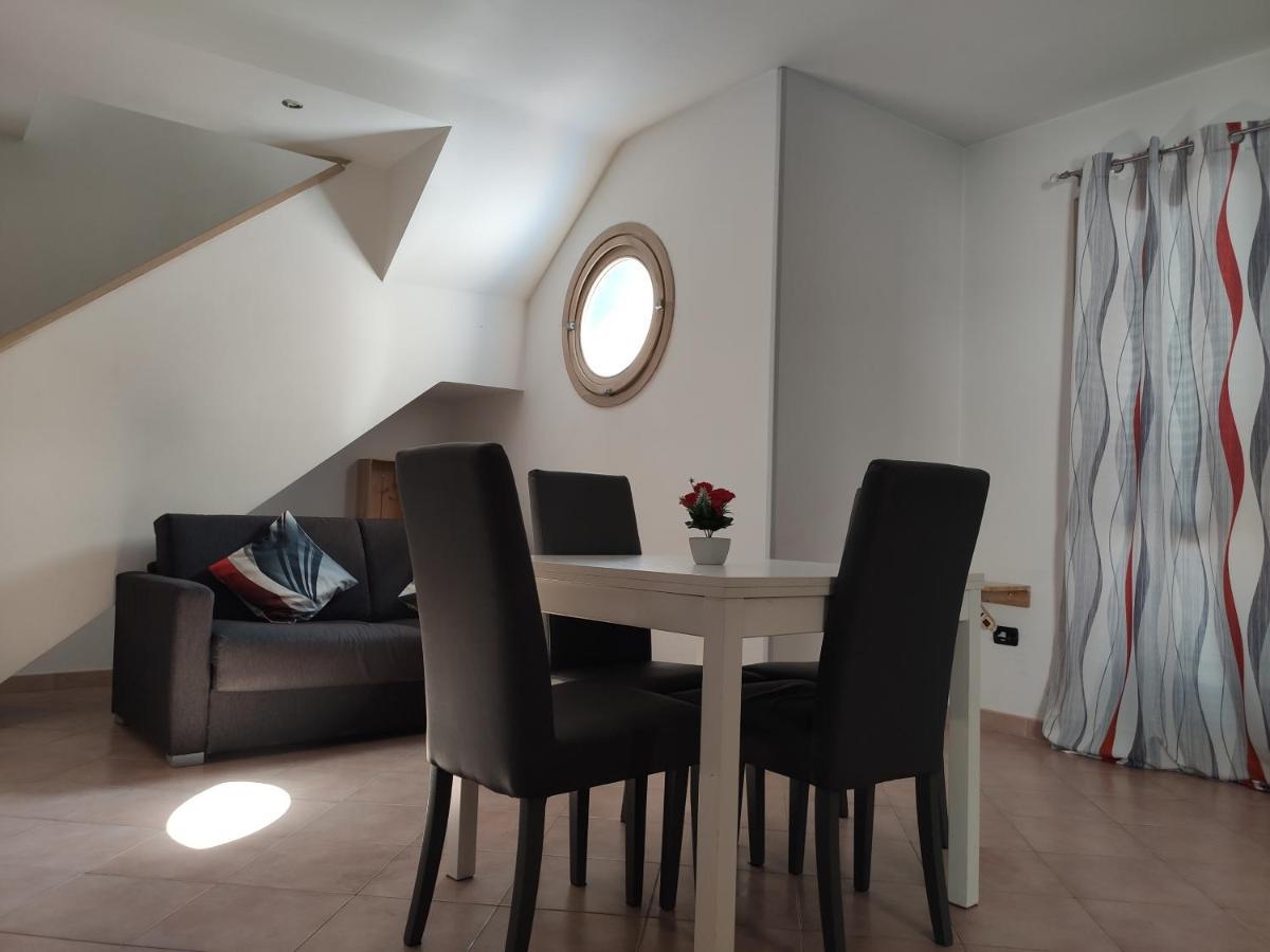 Red Lux Apartment フィウミチーノ エクステリア 写真