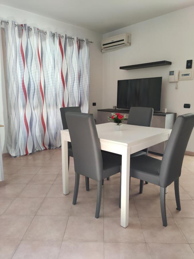 Red Lux Apartment フィウミチーノ エクステリア 写真